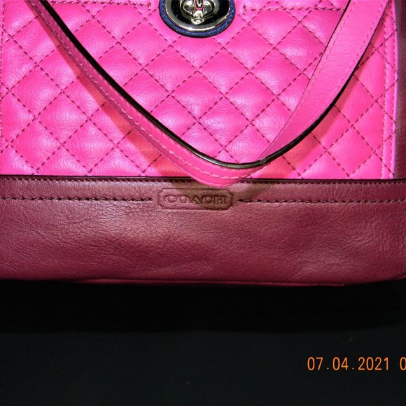 COACH QUILTED CARRIE PARK BAG - Picture 6 of 9